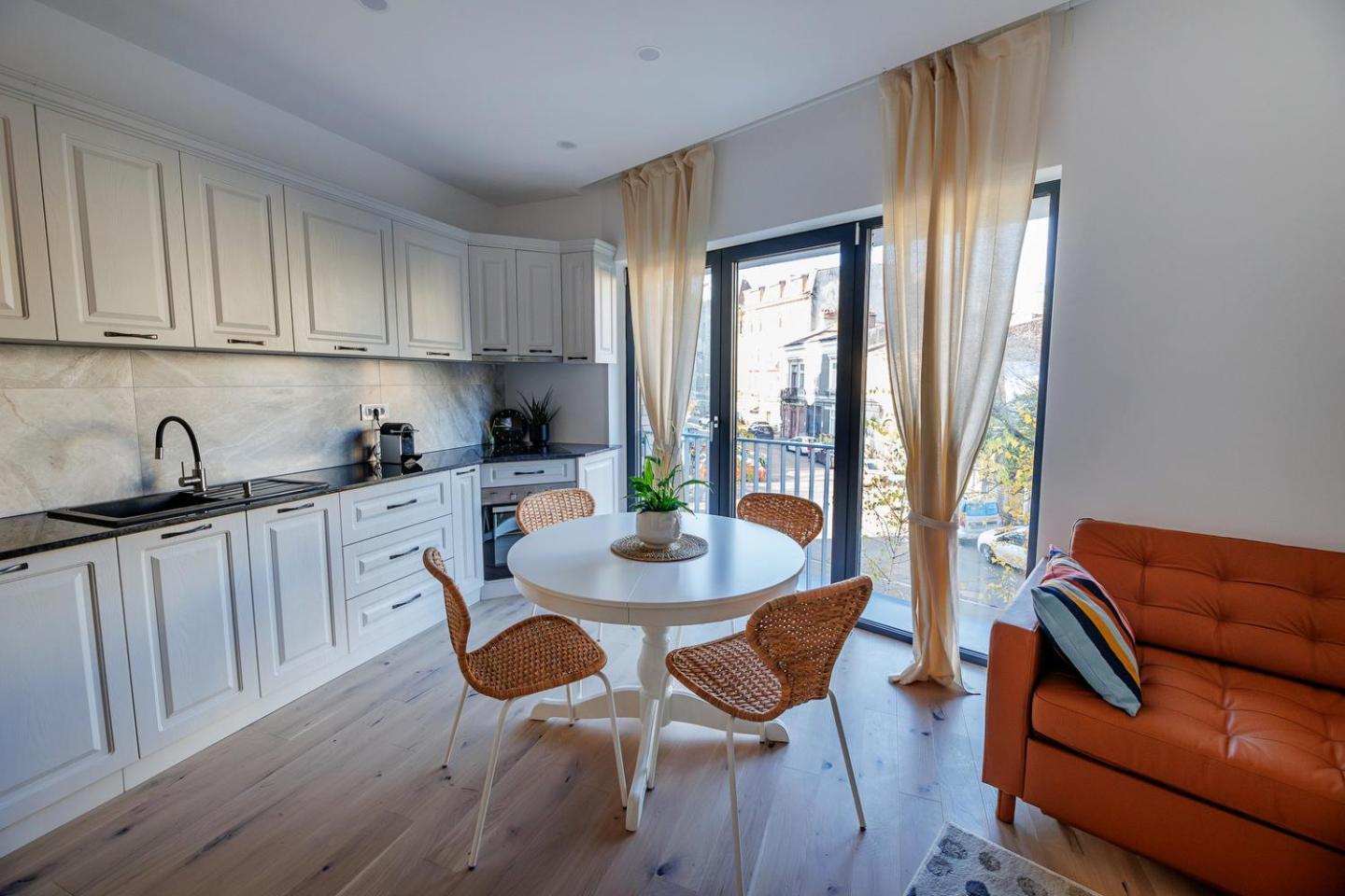 The Corner Luxe Apartment Bukarest Eksteriør billede