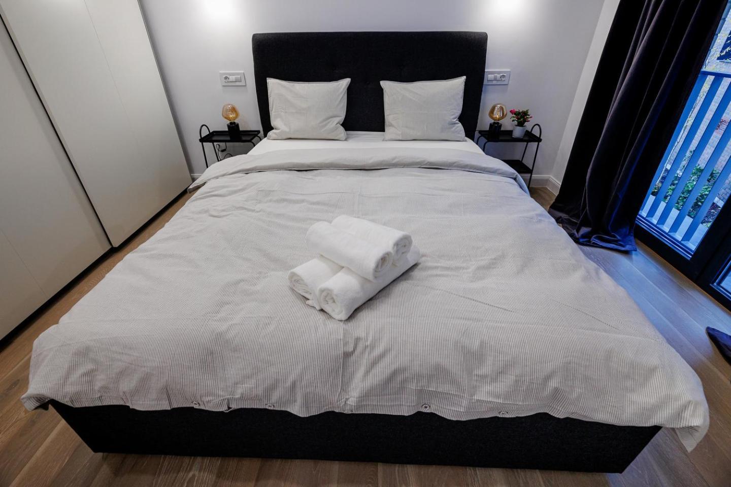 The Corner Luxe Apartment Bukarest Eksteriør billede